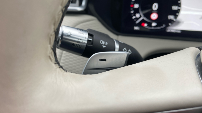 Land Rover Range Rover Velar 2.0 P250 R-Dynamic SE 5dr Auto Petrol Estate